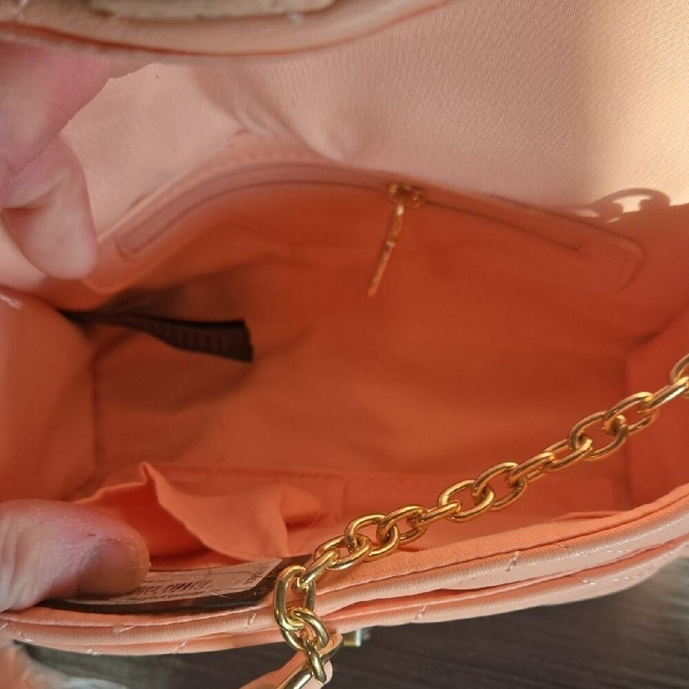 Bebe Elegant Pink Quilted Women's Crossbody Bag NWT Retail $89 - Picture 5 of 11